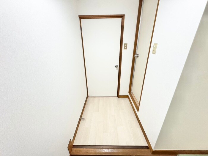 物件内観写真18　(廊下)