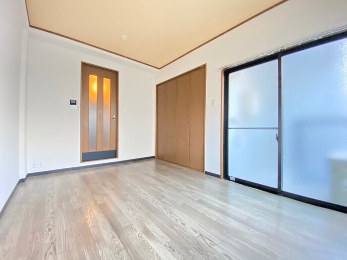 物件内観写真8　(居室)