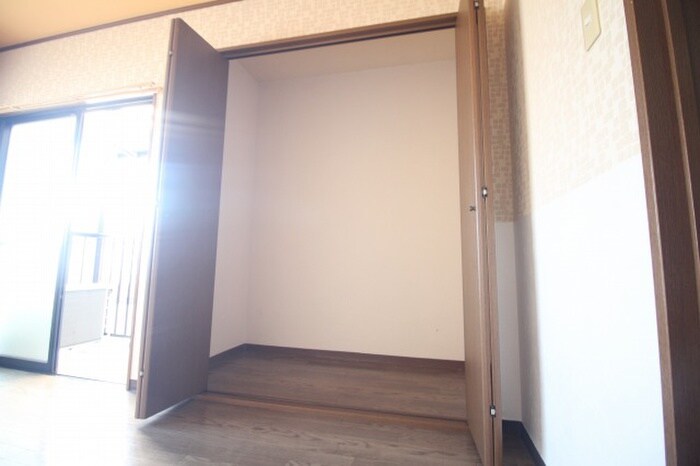 物件内観写真11　(収納)