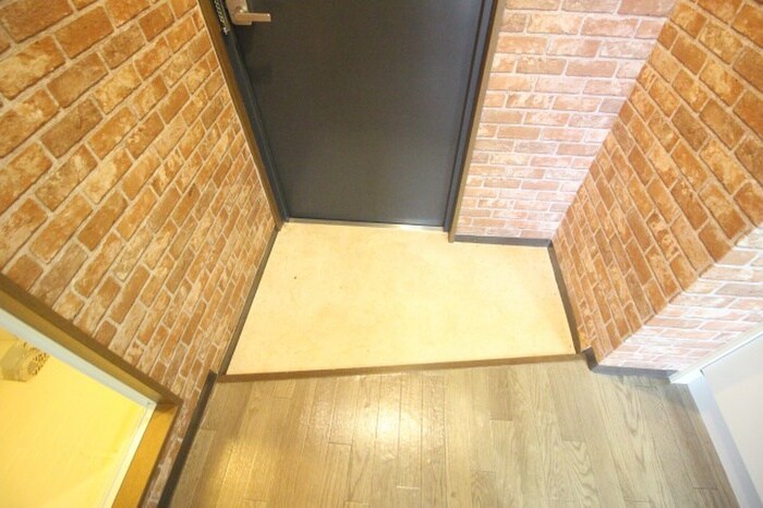 物件内観写真18　(玄関)