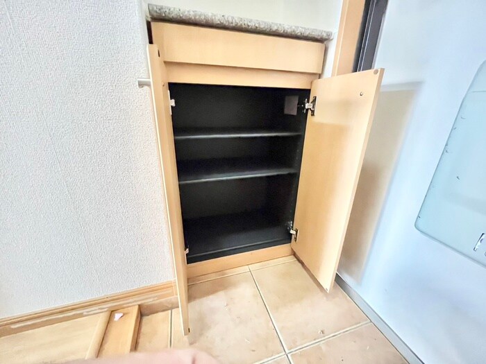 物件内観写真15　(靴箱)