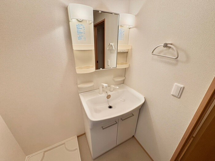 物件内観写真9　(洗面)