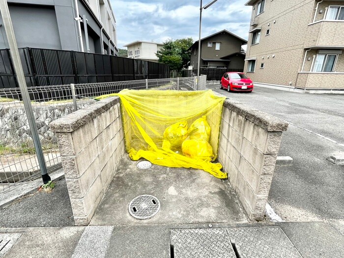 物件外観写真6　(建物設備)