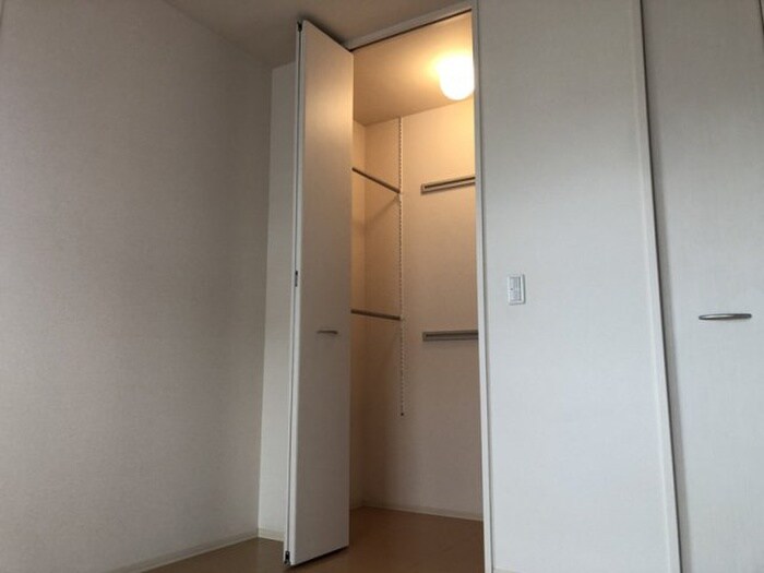 物件内観写真13　(収納)