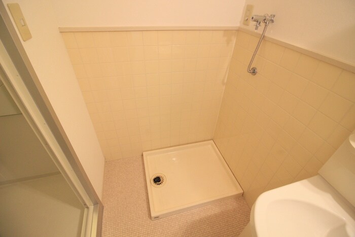 物件内観写真10　(洗濯機置場)