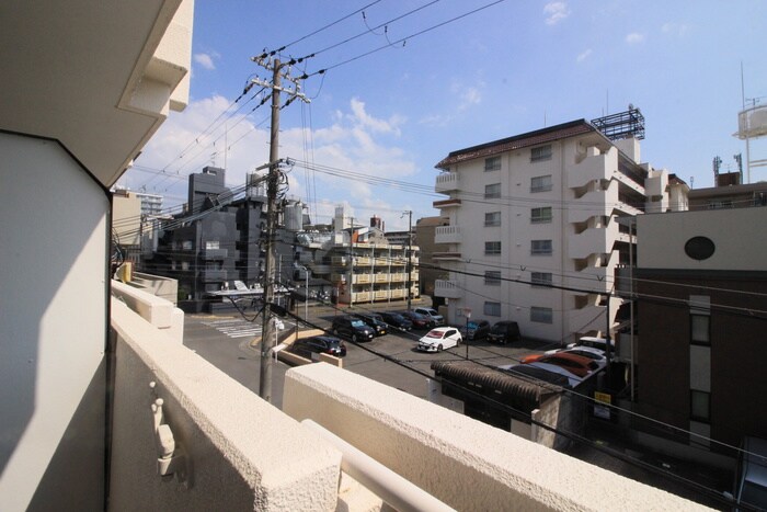 物件内観写真22　(室内からの展望)