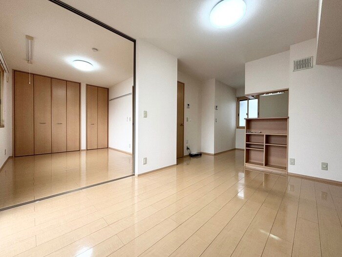 物件内観写真8　(居室)