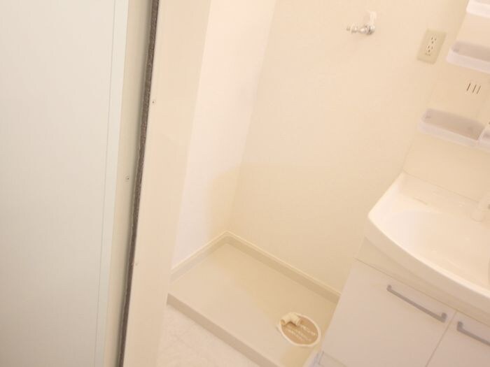 物件内観写真16　(洗濯機置場)