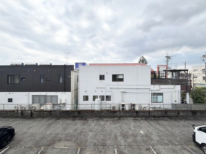 物件内観写真17　(室内からの展望)