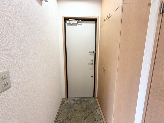 物件内観写真18　(玄関)