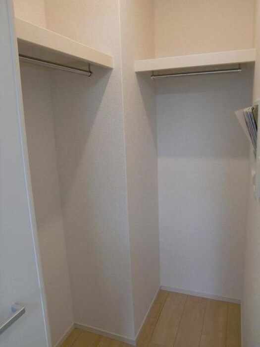 物件内観写真8　(収納)