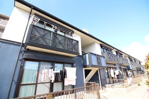 メゾンモンハイム南外観写真