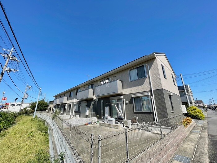 物件外観写真2　(駐車場)