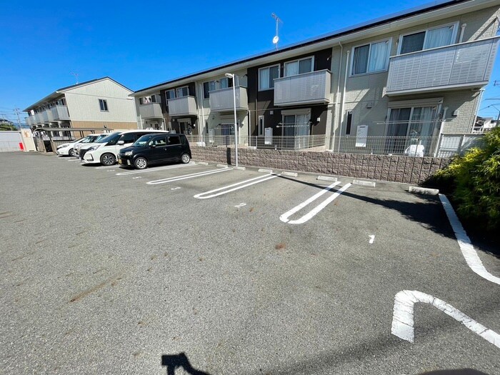 物件外観写真3　(駐輪場)