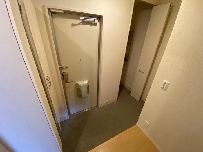 物件内観写真15　(玄関)