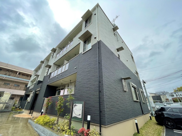 コウジィーコートⅢ