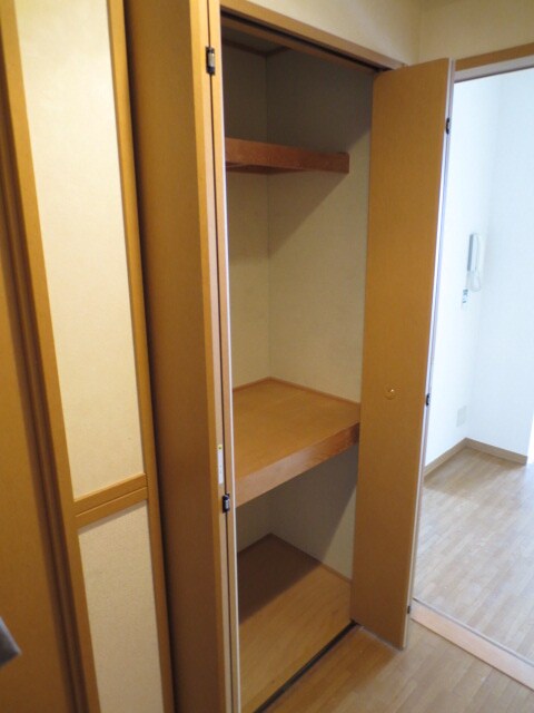 物件内観写真15　(収納)