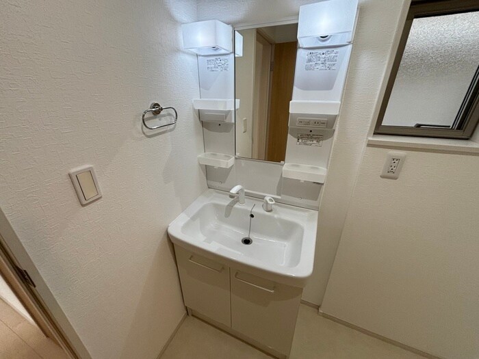 物件内観写真11　(洗面)