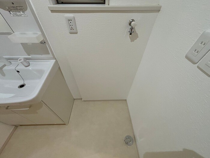 物件内観写真13　(洗濯機置場)