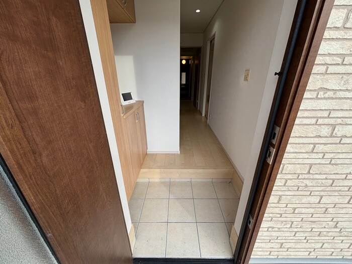 物件内観写真15　(玄関)