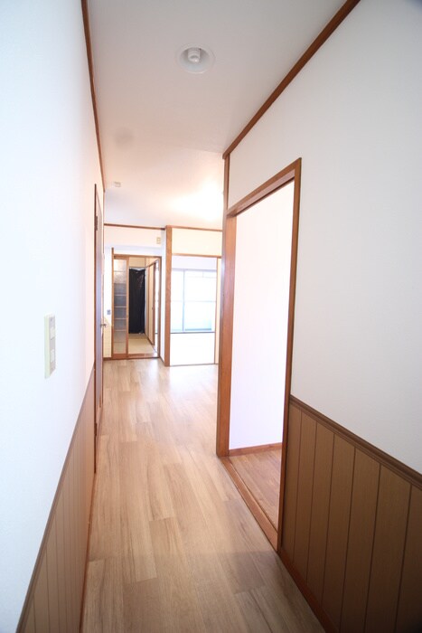 物件内観写真14　(廊下)
