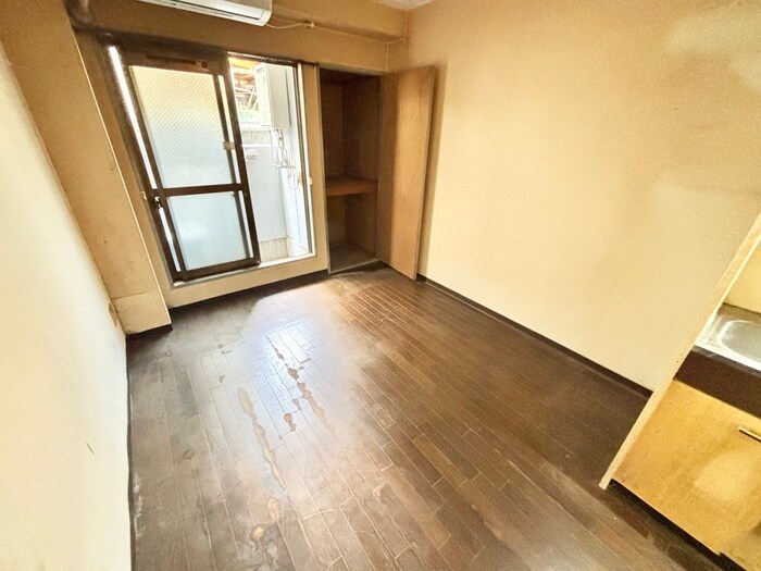 物件内観写真8　(居室)