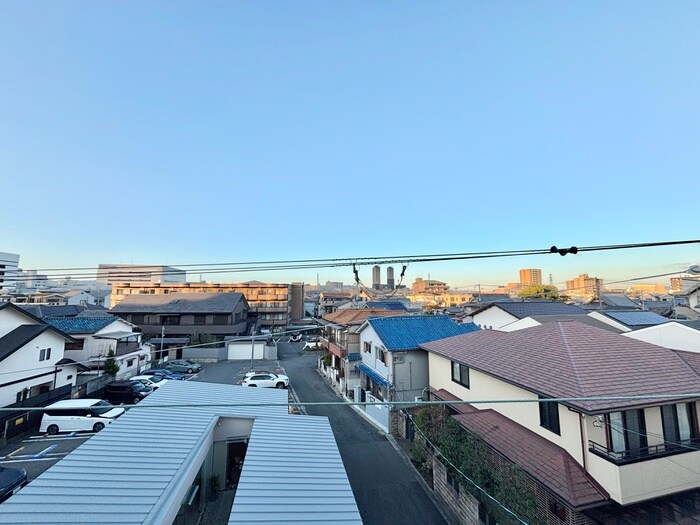 物件内観写真11　(室内からの展望)