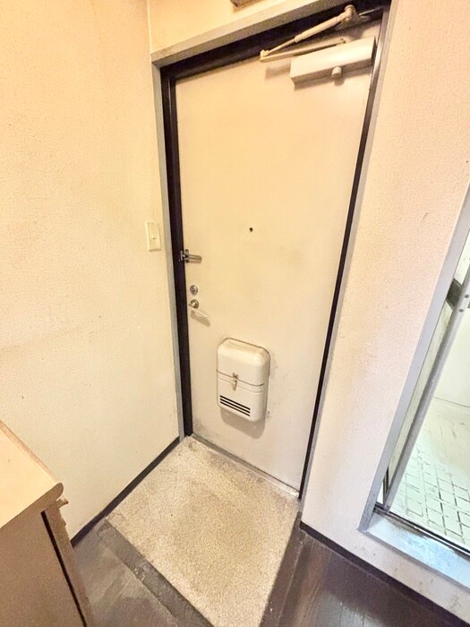 物件内観写真14　(玄関)