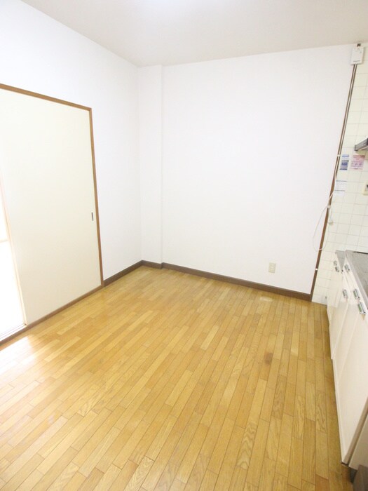 物件内観写真9　(洗濯機置場)