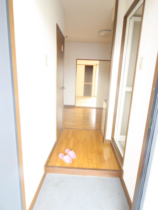 物件内観写真18　(玄関)