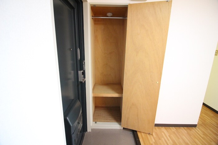 物件内観写真18　(靴箱)