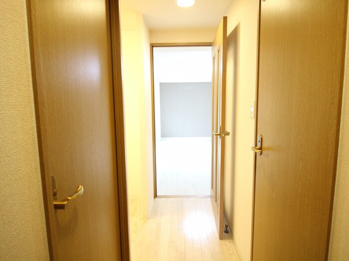 物件内観写真18　(廊下)