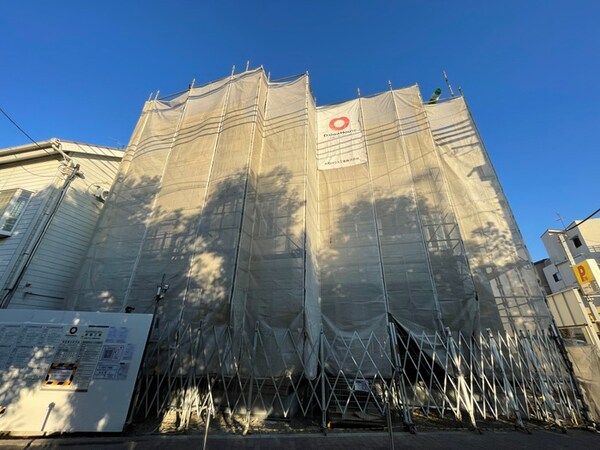 建築中