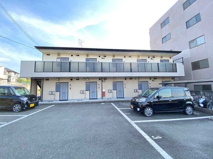 物件外観写真3　(駐車場)