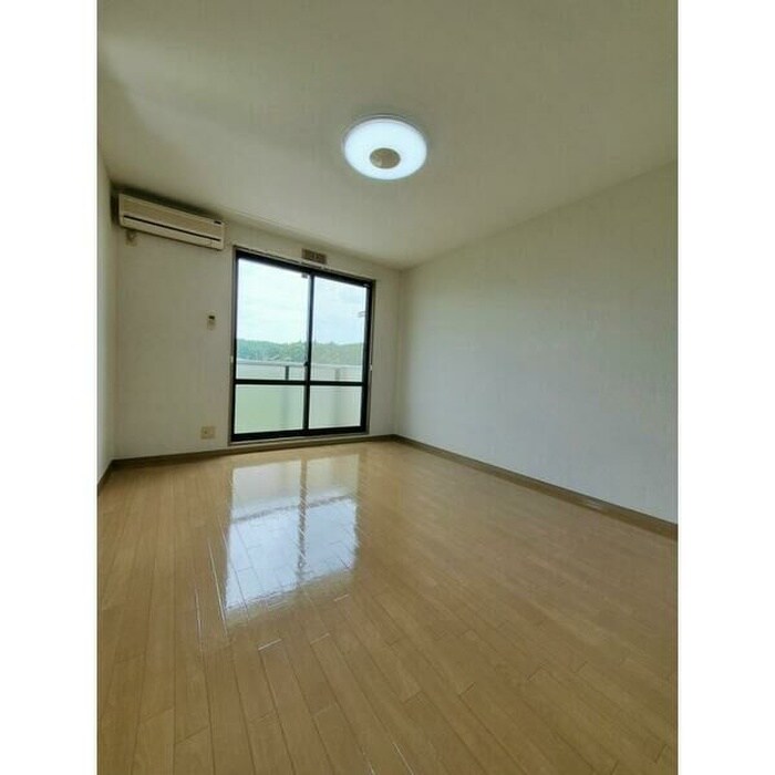 物件内観写真11　(居室)