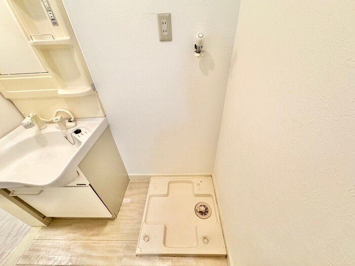 物件内観写真12　(洗濯機置場)