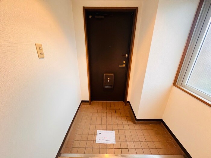 物件内観写真17　(玄関)