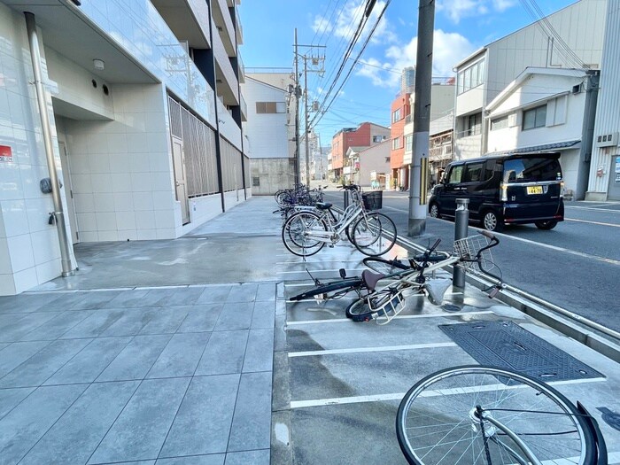物件外観写真2　(駐輪場)