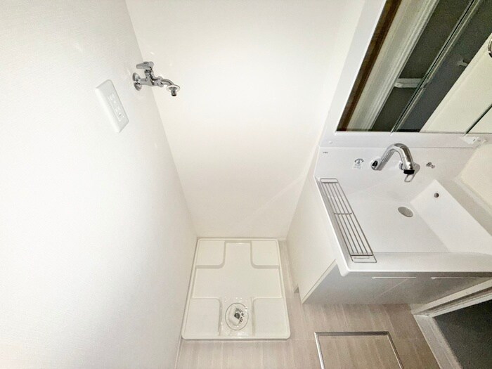 物件内観写真14　(洗濯機置場)