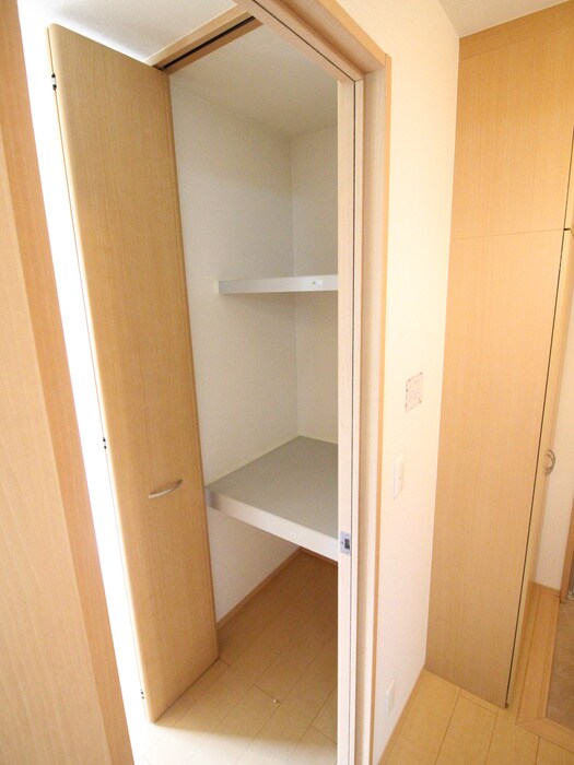 物件内観写真16　(収納)