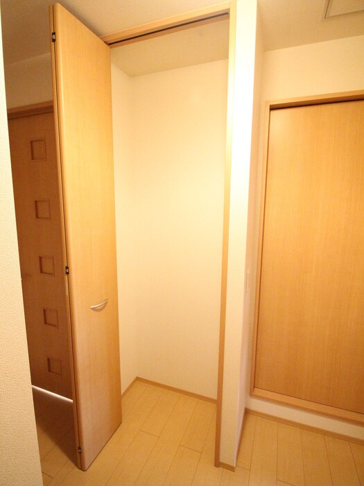 物件内観写真17　(収納)
