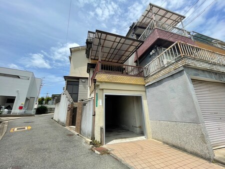 津久野町戸建（左）外観写真