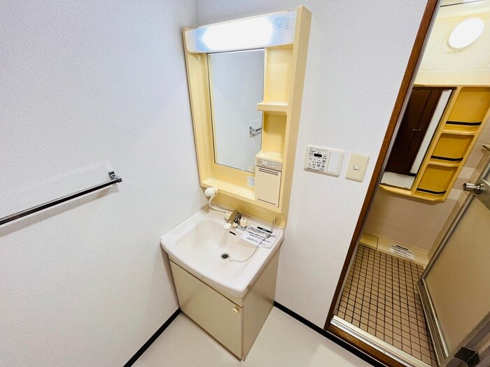 物件内観写真12　(洗面)