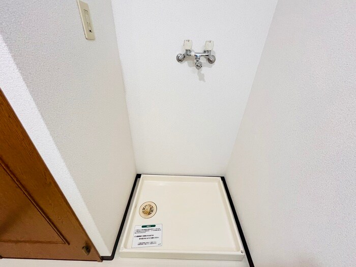 物件内観写真17　(洗濯機置場)