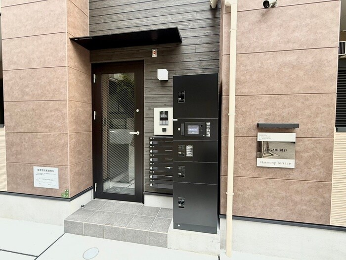 物件外観写真4　(エントランス部分)