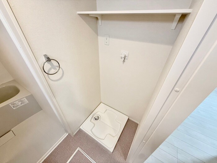 物件内観写真12　(洗濯機置場)