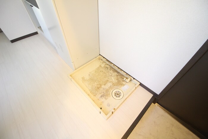 物件内観写真18　(洗濯機置場)