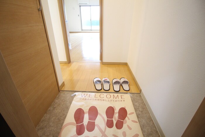 物件内観写真18　(玄関)