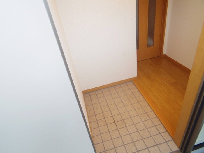 物件内観写真12　(玄関)