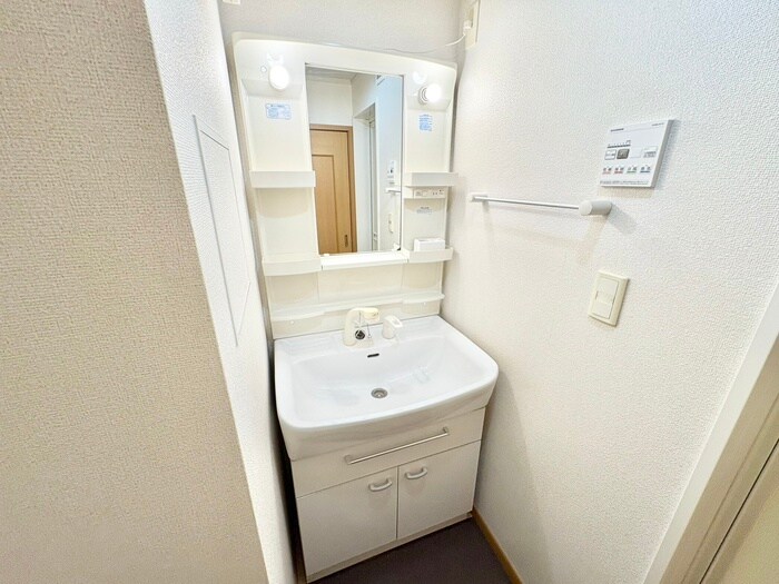 物件内観写真11　(洗面)